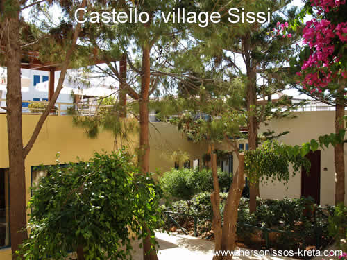 Castello village Sissi. Vrij modern hotel in Sissi, gelegen aan zee. Kreta Griekenland.
