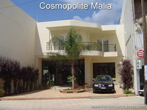 cosmopolite Malia, appartementen complex aan de hoofdstraat van Malia. Zandstranden op enige afstand. Geen last van het Malia nachtleven.