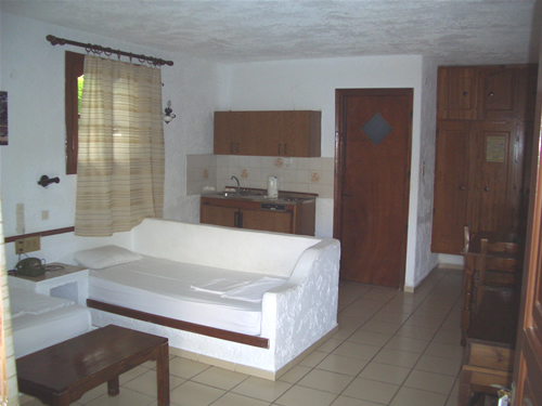 Apartments for rent in Piscopiano, Crete.