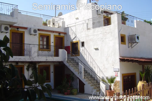 Semiramis in Piscopiano Kreta, klein appartementen complex nabij centrum piscopiano.