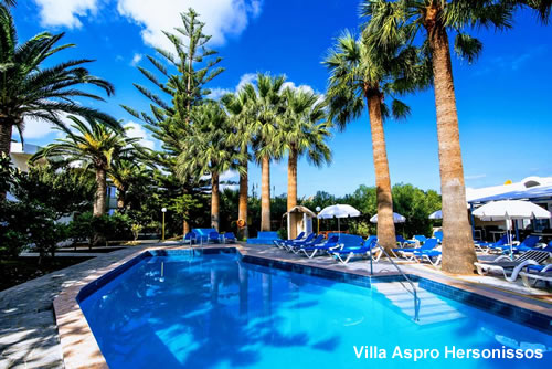 Villa Aspro hersonissos, net buiten het dorp, alle faciliteiten, veel palmbomen, mooi complex.
