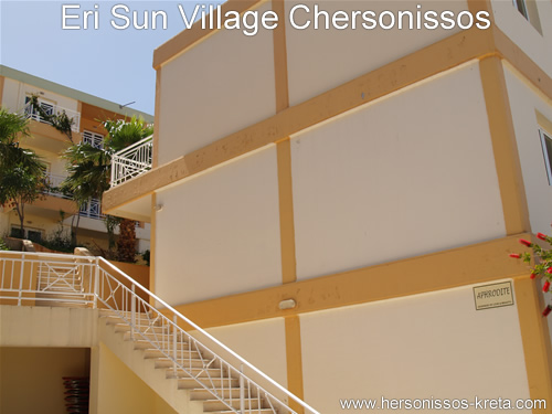 Eri Sun Village in chersonissos, nieuw hotel tegen de berg boven Hersonissos. Behorende bij Eri beach en Eri village in Hersonissos.