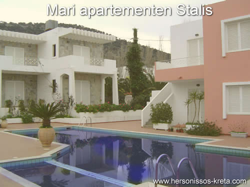 Mari appartementen in stalis. Aan de beachroad van Stalis, zandstranden vlakbij, busverbinding in de buurt. Restaurantjes en barretjes mede. Kreta, Crete.