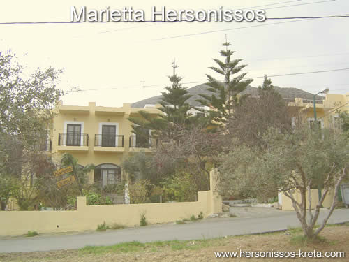 Marietta chersonissos. Tussen koutouloufari en hersonissos, vlakbij starbeach.