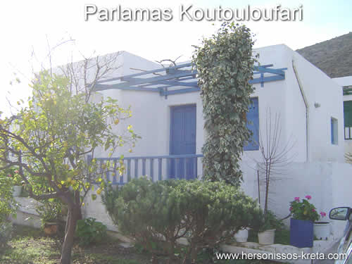 Parlamas apartementen in koutouloufari. mooi uizicht, vrij rustig op de grens van piscopiano.